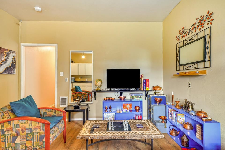 Guest Suite in Portland Area with Shared Patio Apartment in Hillsboro