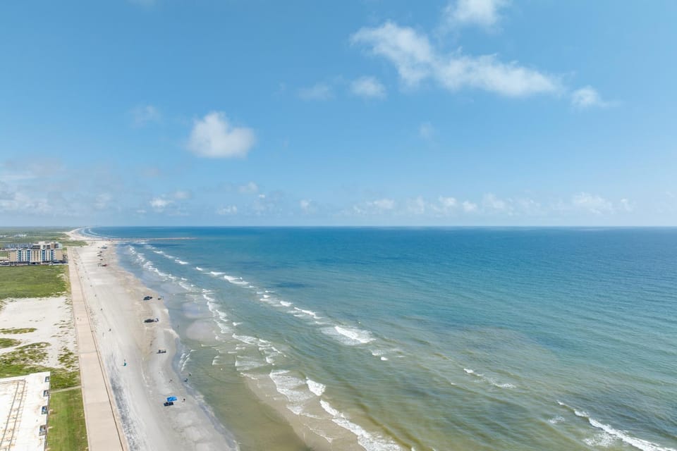 Walk to Beach: Corpus Christi Gem on Padre Island! House in North Padre Island