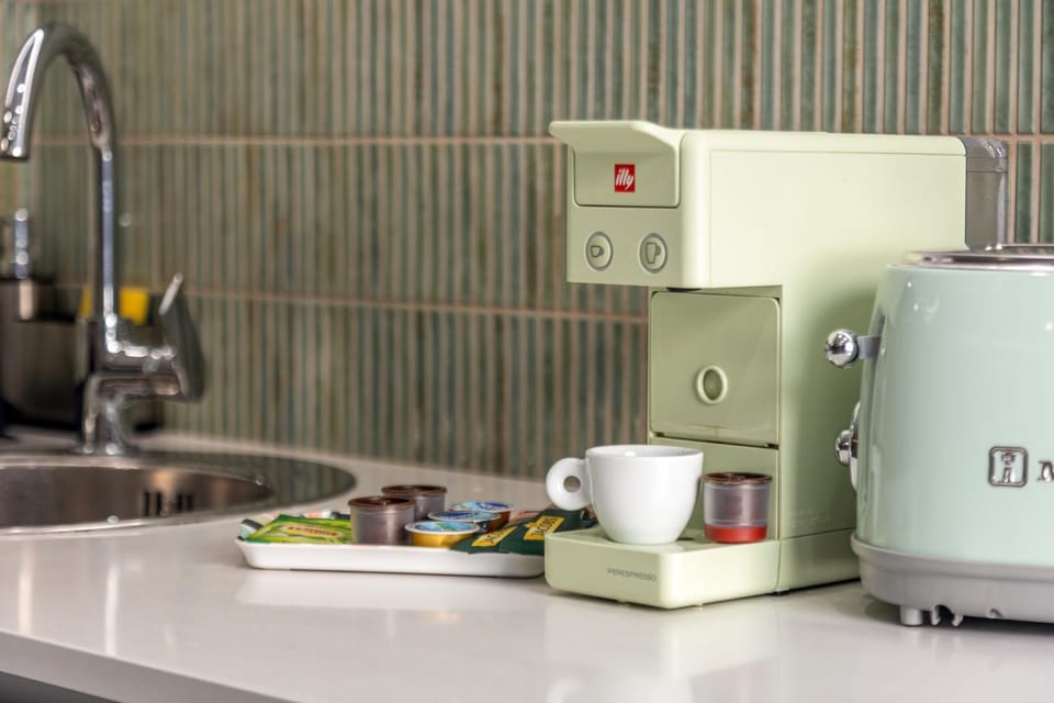 Coffee/tea facilities, Kitchen or kitchenette