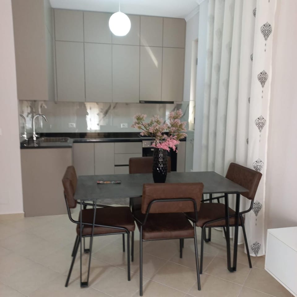 Kitchen or kitchenette, Living room, Seating area, Dining area, stove