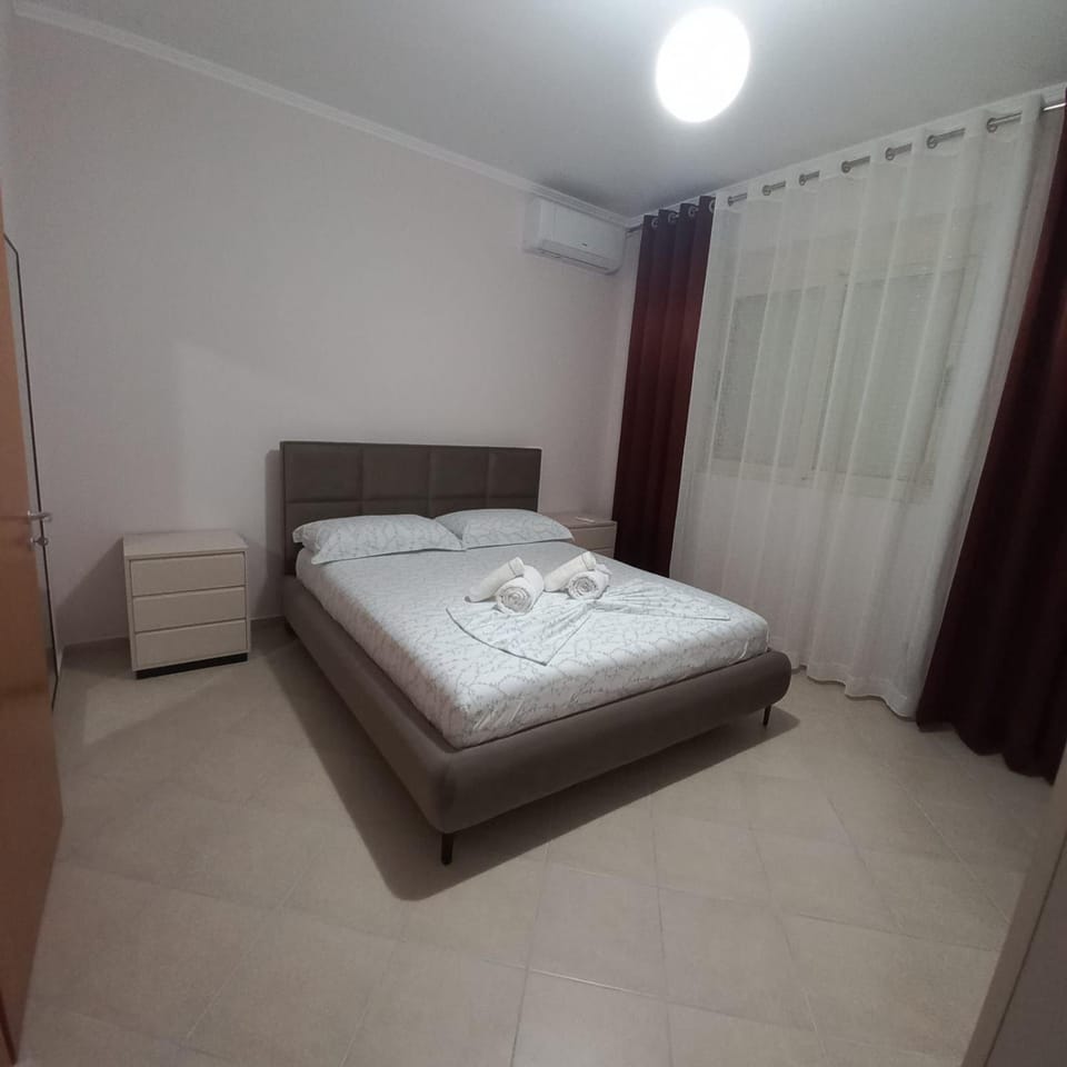 Bed, Photo of the whole room, Bedroom, hair dryier, towels