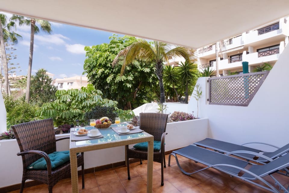 Balcony/Terrace, Garden view, sunbed