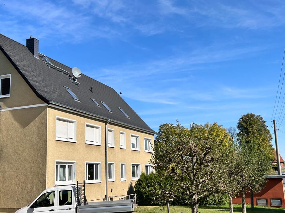 Property building, Quiet street view