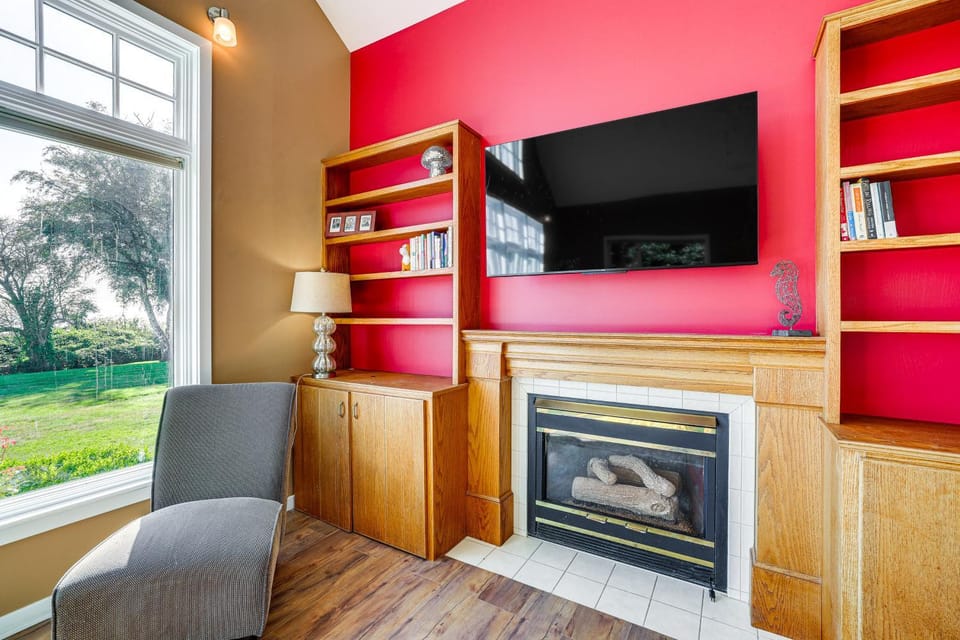 Waterfront Bellingham Bliss Steps to Beach! House in Washington