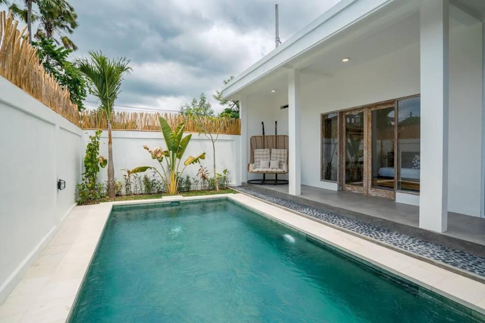 Vajrayana - 10 Min From The Beach, Serene Villa with Pool View Villa in North Kuta