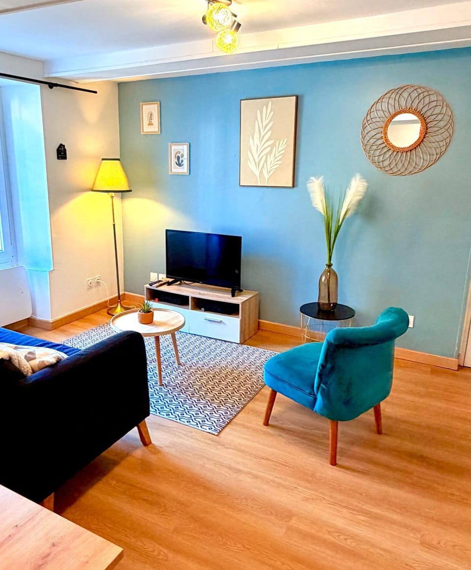 Centre Dole - Appartement Cosy- Parking Gratuit à Proximité Apartment in Dole