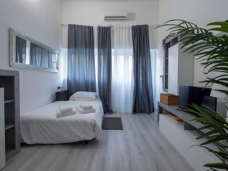 Bed, Living room