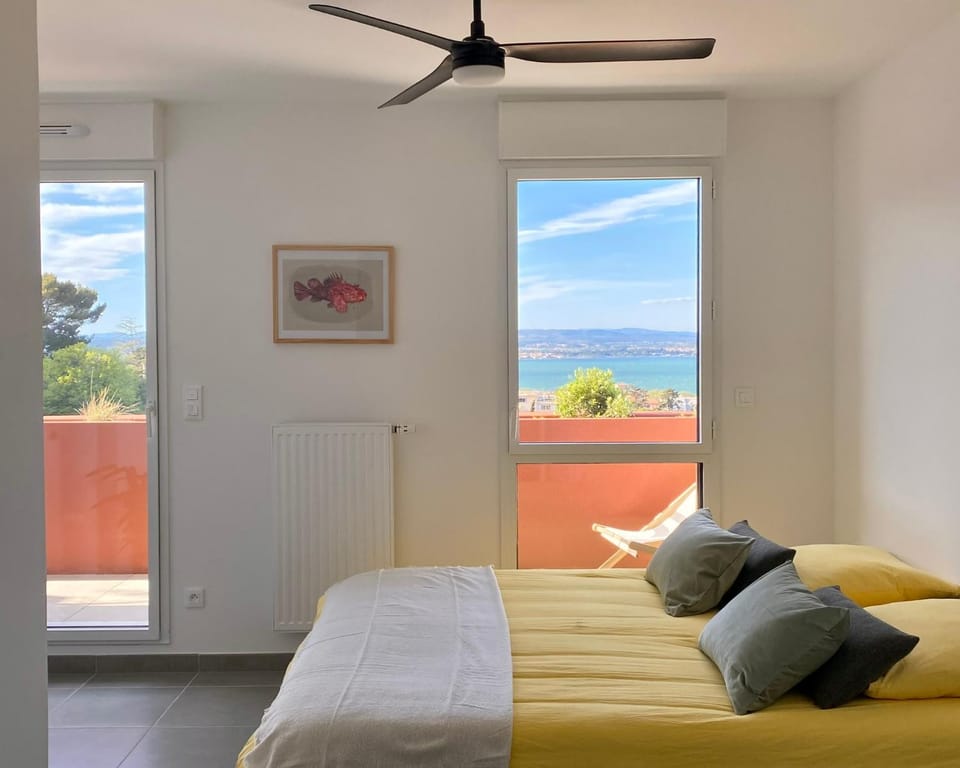 Bedroom, Sea view