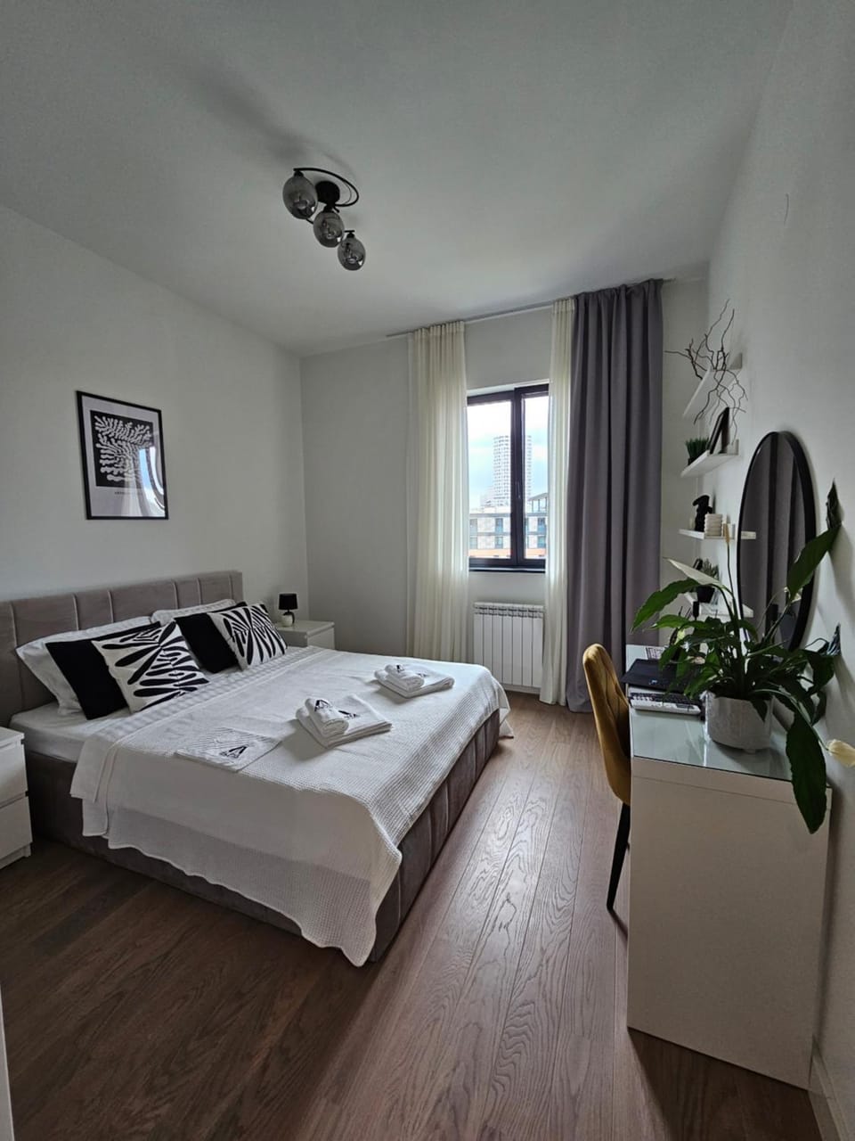 Bed, Bedroom, towels