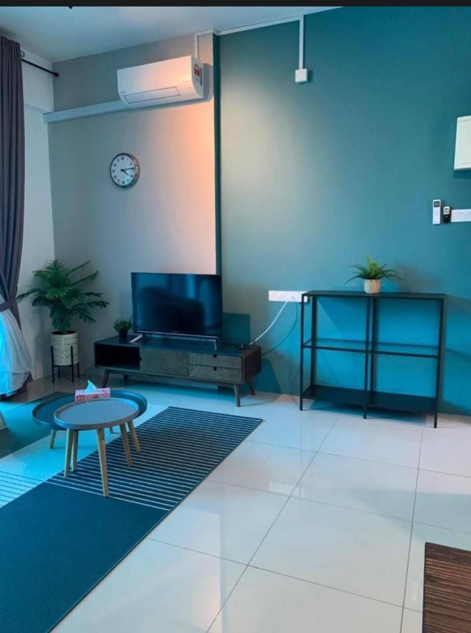 Communal lounge/ TV room, TV and multimedia, Living room, Seating area, Evening entertainment