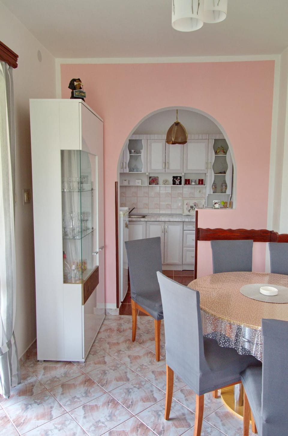 Kitchen or kitchenette, Living room