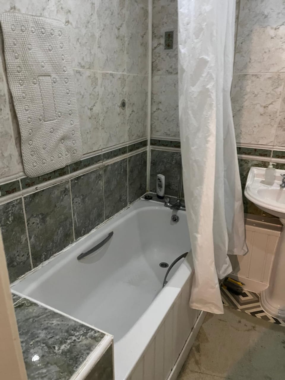 Jakes en suite room near James cook Bed and Breakfast in Middlesbrough