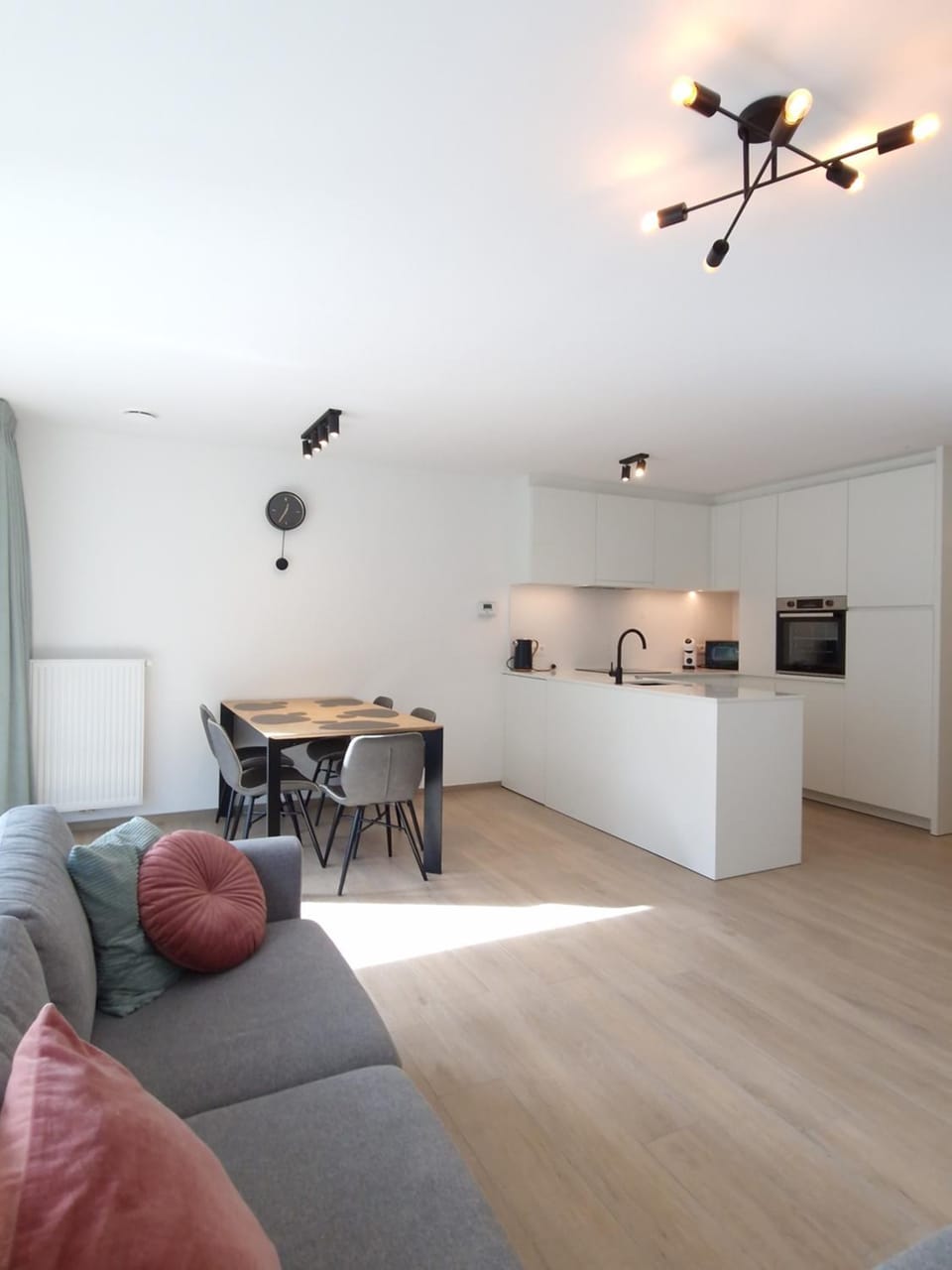 Dining area, kitchen