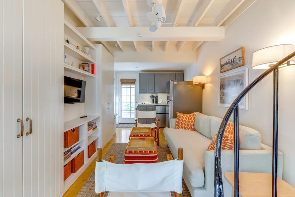 Steps to Commercial St! Lofted Provincetown Gem House in Provincetown