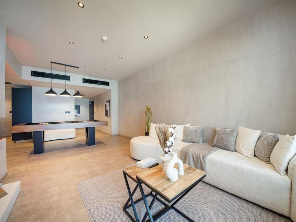 Upgraded Stylish Living with Private Steam Room Apartment in Dubai