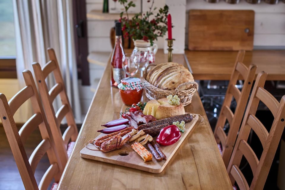 Food and drinks, Dining area, Food, Breakfast, Continental breakfast, Lunch, Dinner, Drinks