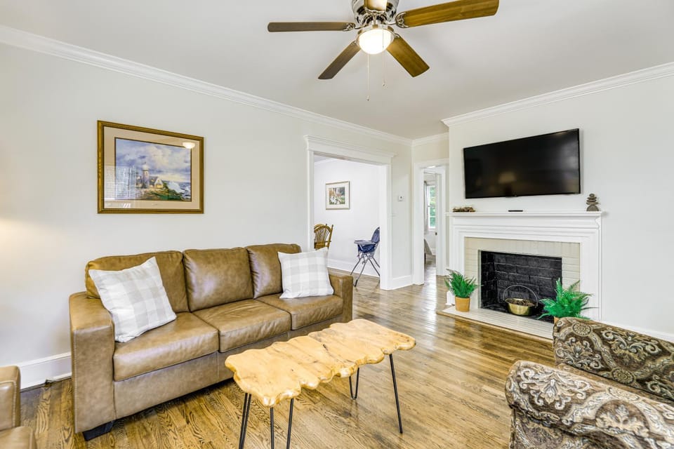 2 Mi to Downtown: Pet-Friendly Home in New Bern! House in New Bern