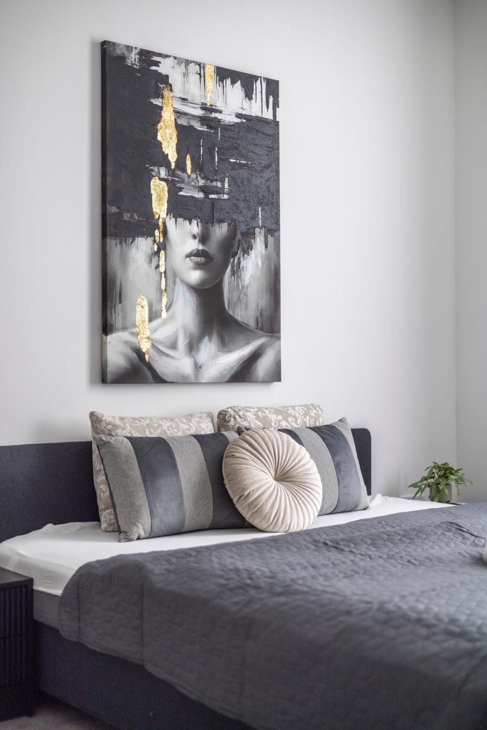 Bed, Decorative detail, Bedroom