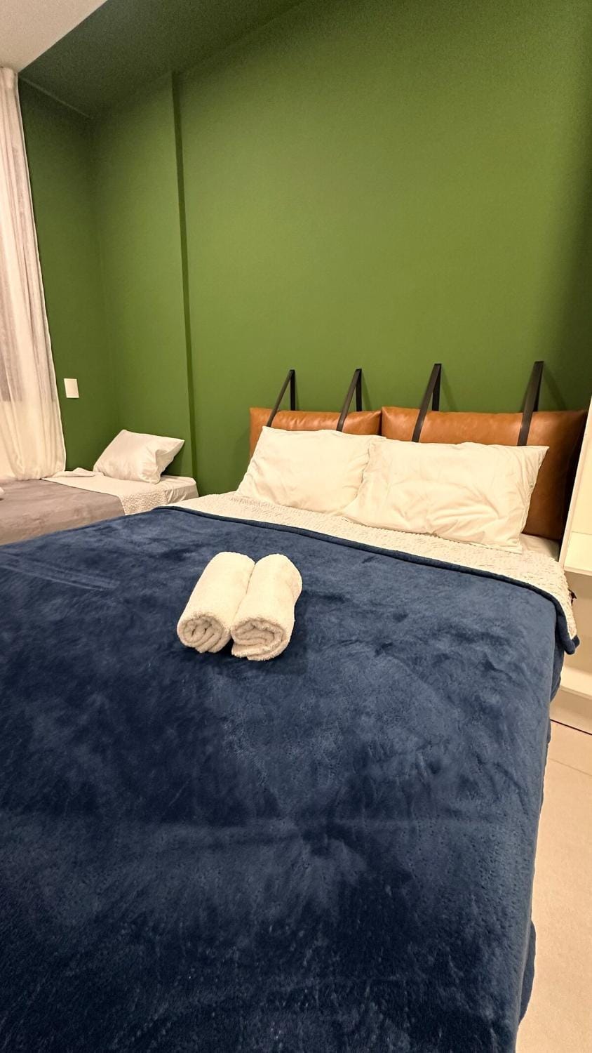 Bed, Photo of the whole room, Bedroom, towels