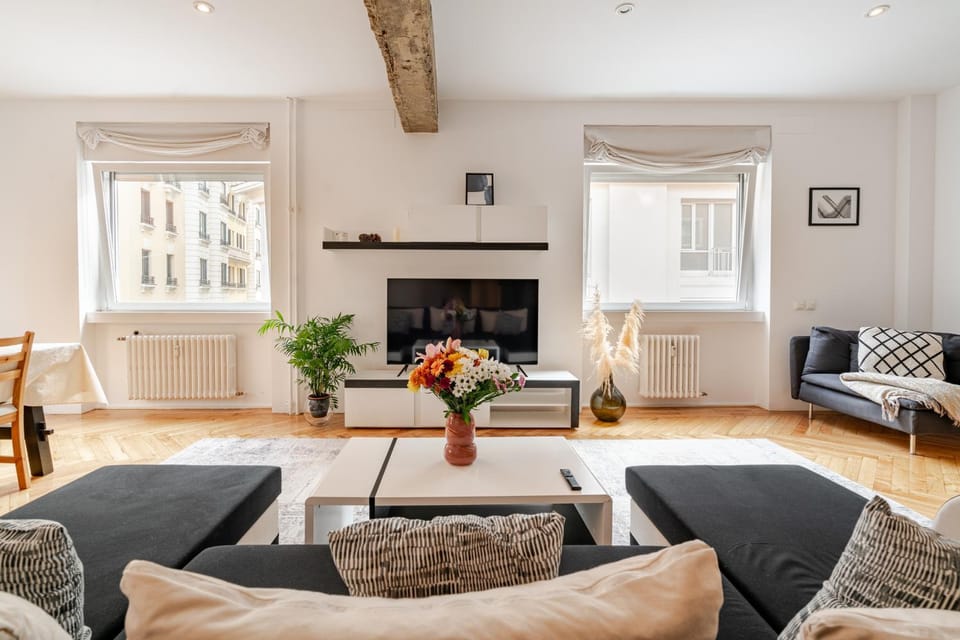 TV and multimedia, Living room, Seating area