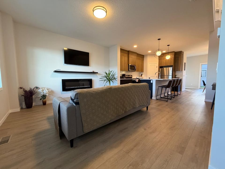 Communal lounge/ TV room, TV and multimedia, Living room