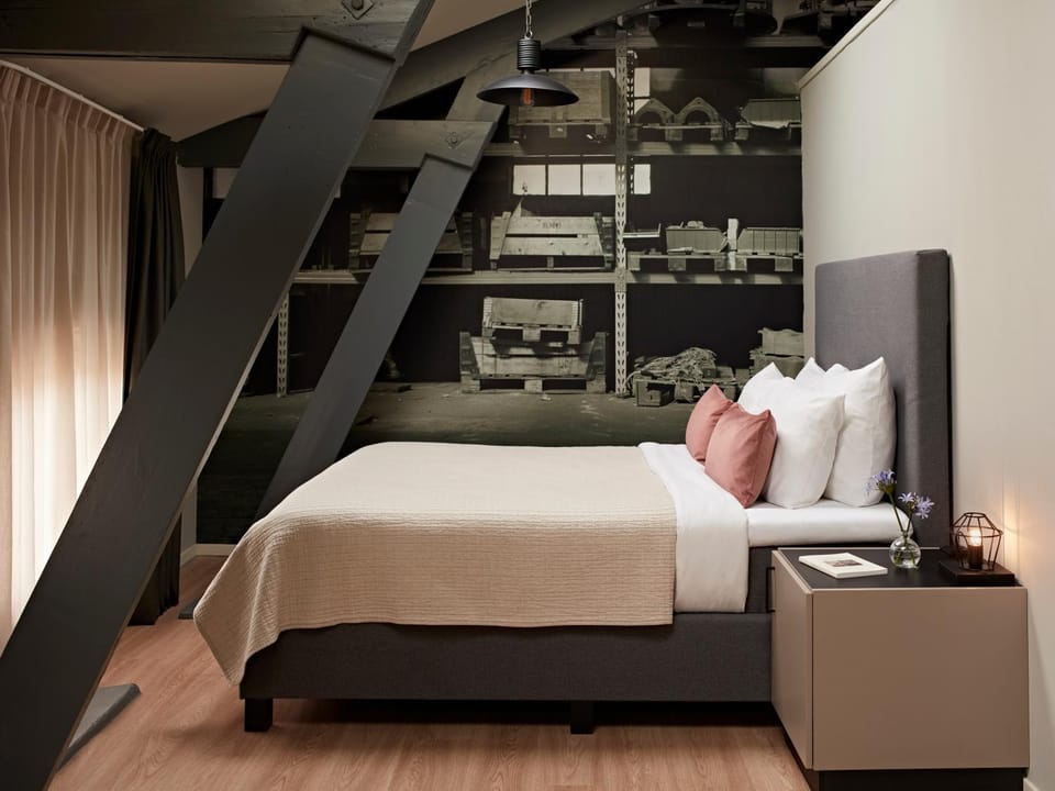 Bed, Bedroom