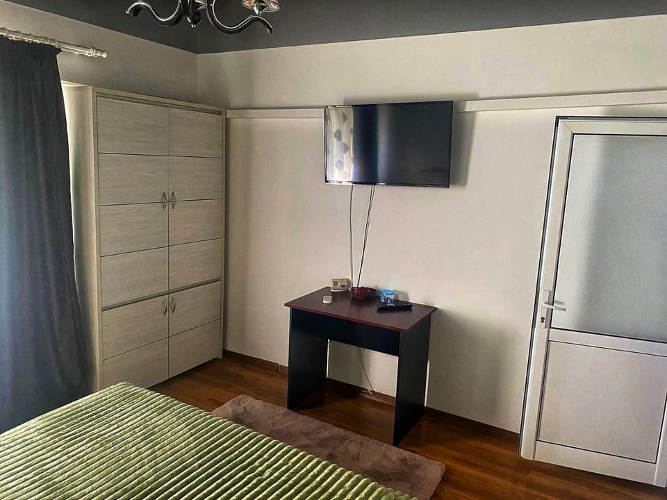 Bed, Photo of the whole room, Bedroom, wardrobe
