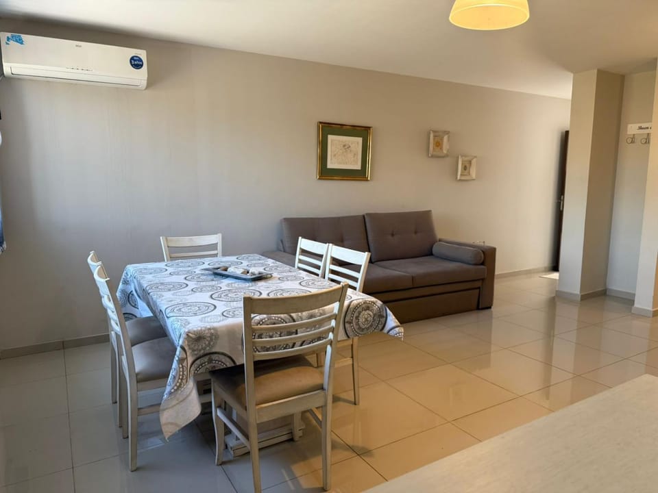 Dining area, bunk bed