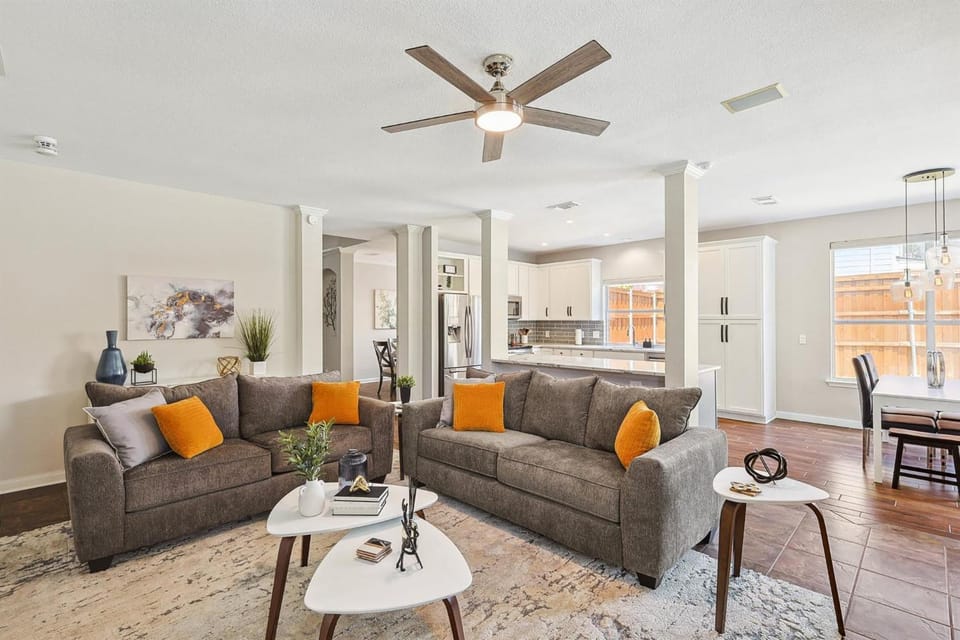 5BD Vacation Retreat - Pool Patio Cinema House in Lake Dallas