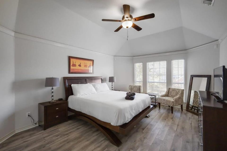 Dream Vacay in Central Plano - Pool & Grill House in Plano