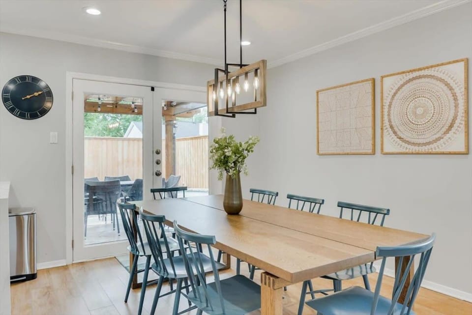 Perfect Getaway Home w 5 Bedrooms & Backyard Oasis House in Plano