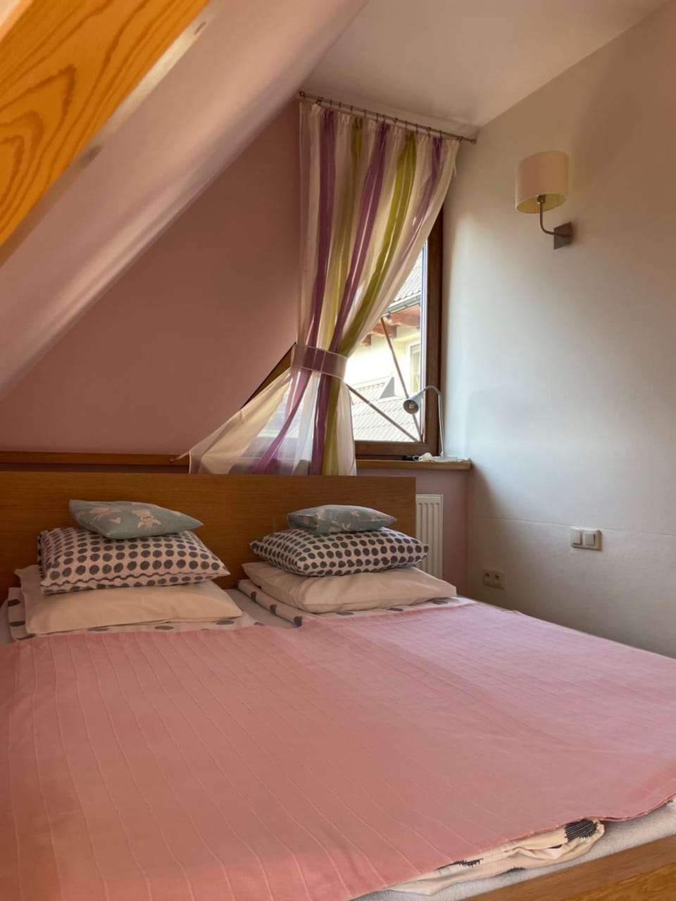 Bed, Photo of the whole room, Bedroom, air conditioner