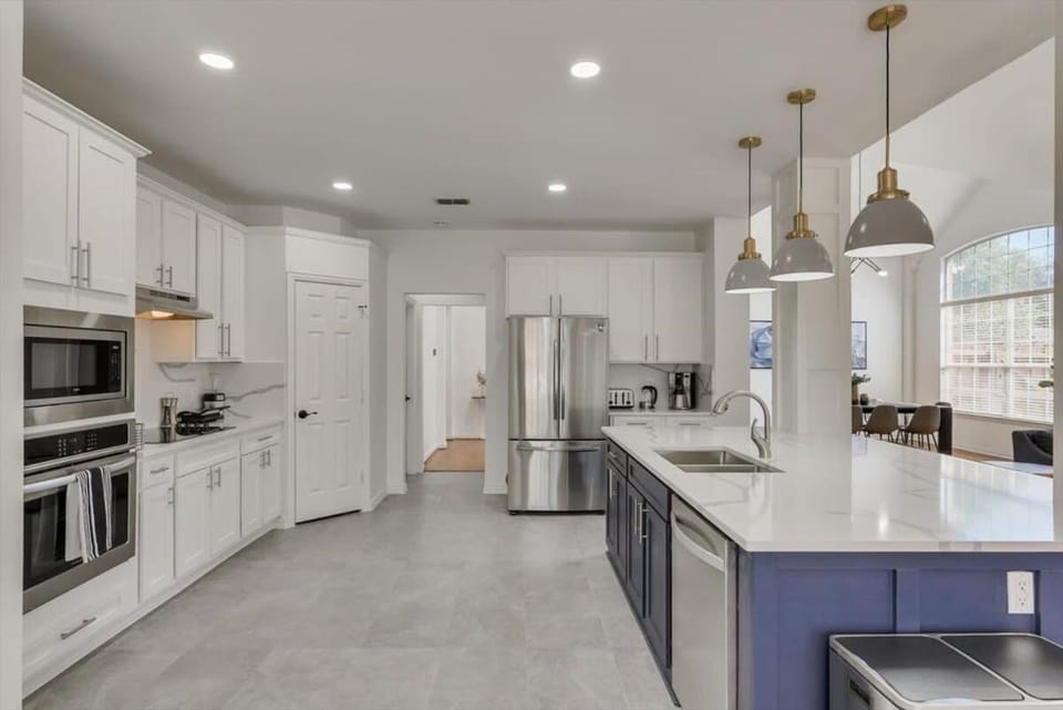 Luxury Mansion Paradise - Cinema Room, Pool, Spa House in Rowlett