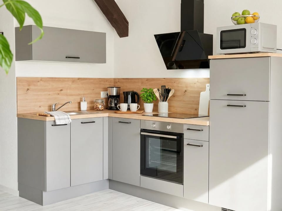 Coffee/tea facilities, oven, stove, kitchen