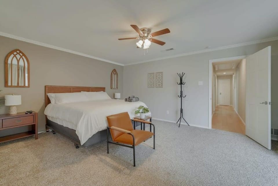 Best of Richardson - 5BD-3BA with Pool, Patio, BBQ House in Richardson