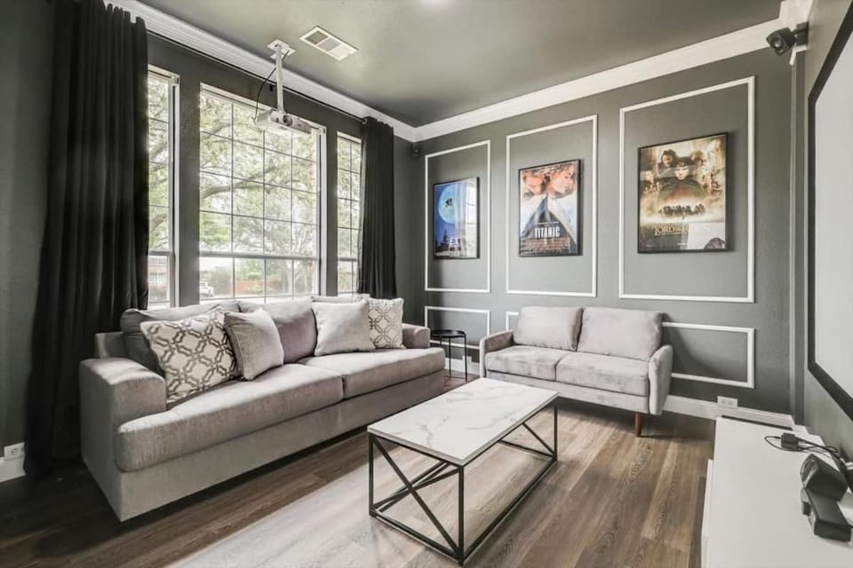 Stunning 6BR Pool - Great for Big Groups House in Rowlett