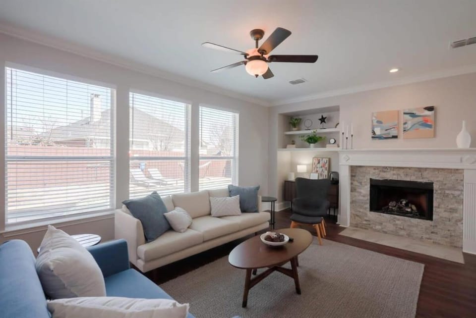 Pearl White Dream Home With Private Pool & Theatre House in Arlington