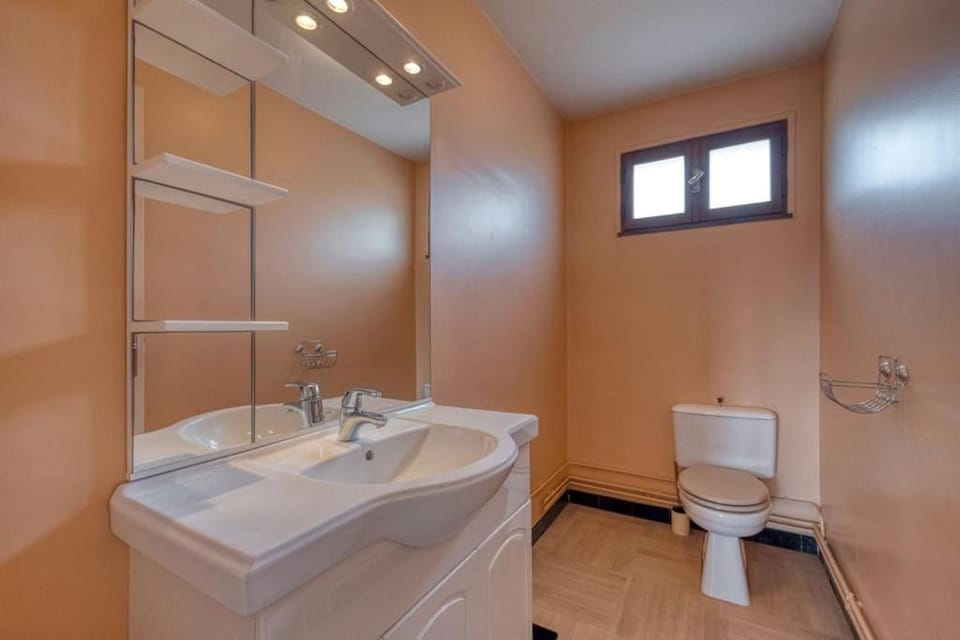 Grande Maison proche ST Micro Villa in Auvergne-Rhône-Alpes