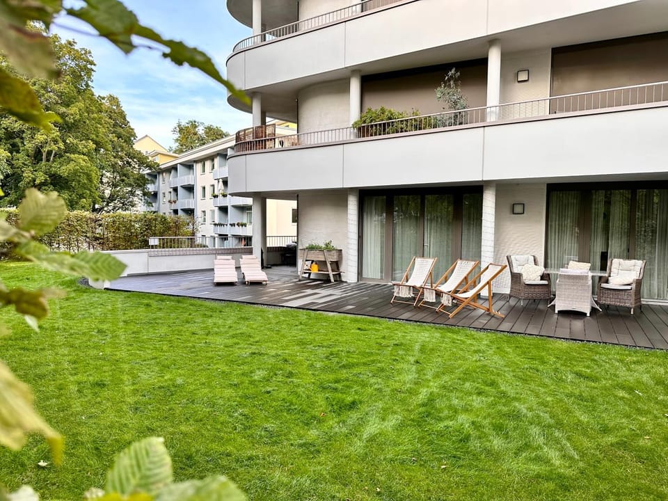 Spring, Garden, View (from property/room), Balcony/Terrace, Seating area, Garden view, sunbed