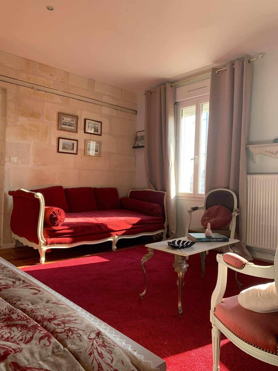 Photo of the whole room, Seating area, Bedroom