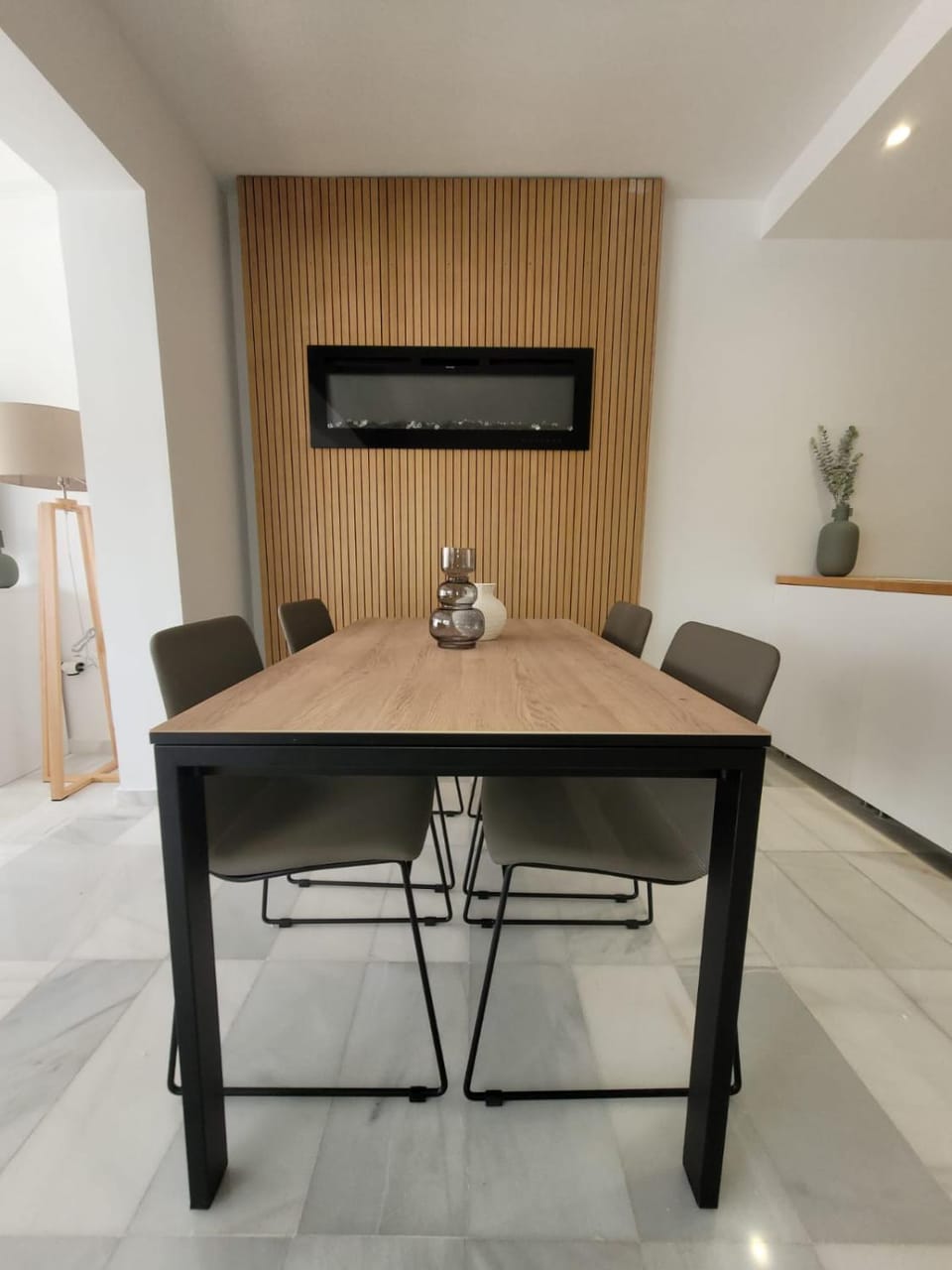 Seating area, Dining area