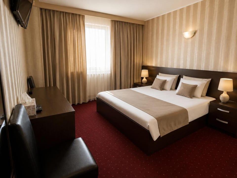 Bed, TV and multimedia, Photo of the whole room