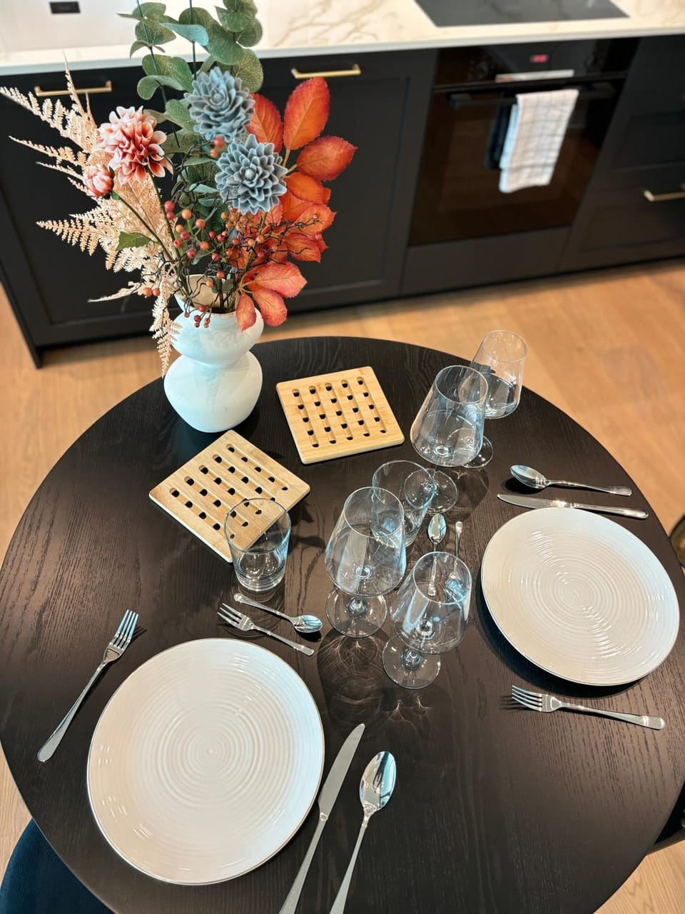 Food and drinks, Dining area, Food