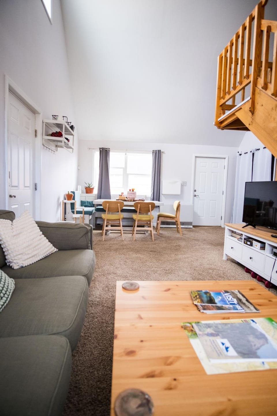 TV and multimedia, Living room, Dining area