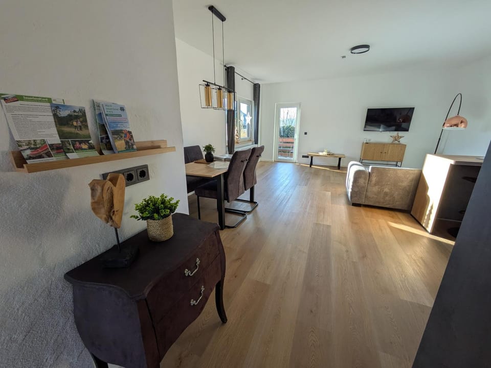 TV and multimedia, Living room, Dining area