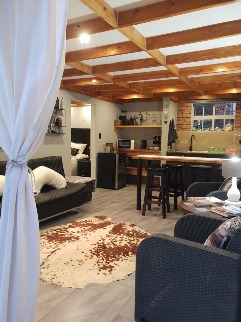 Kitchen or kitchenette, Living room, Dining area