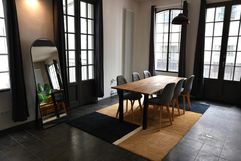Living room, Seating area, Dining area