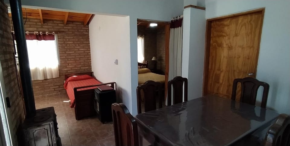 Kitchen or kitchenette, Photo of the whole room, Dining area