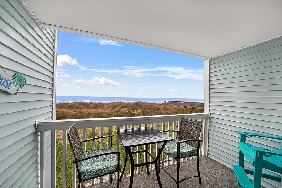 Patio, Day, Natural landscape, View (from property/room), Balcony/Terrace, Seating area, Sea view