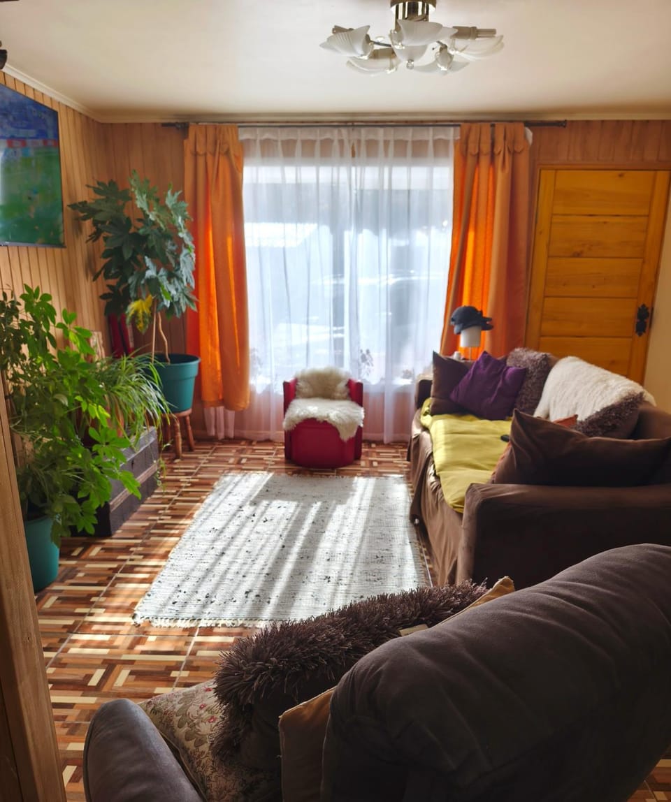 Communal lounge/ TV room